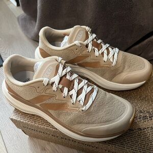 Keen WK500 NWT Women’s Athletic Shoes